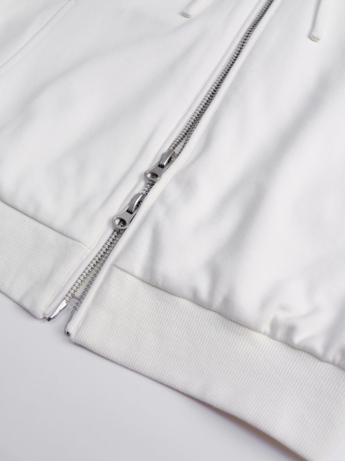 A03 FORM Regular Shoulder Slim Fit Cropped Hoodie