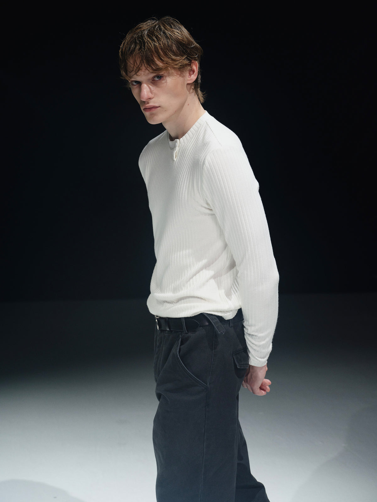 B04 ENRI Slim Fit Small Neckline Long Sleeve T-Shirt
