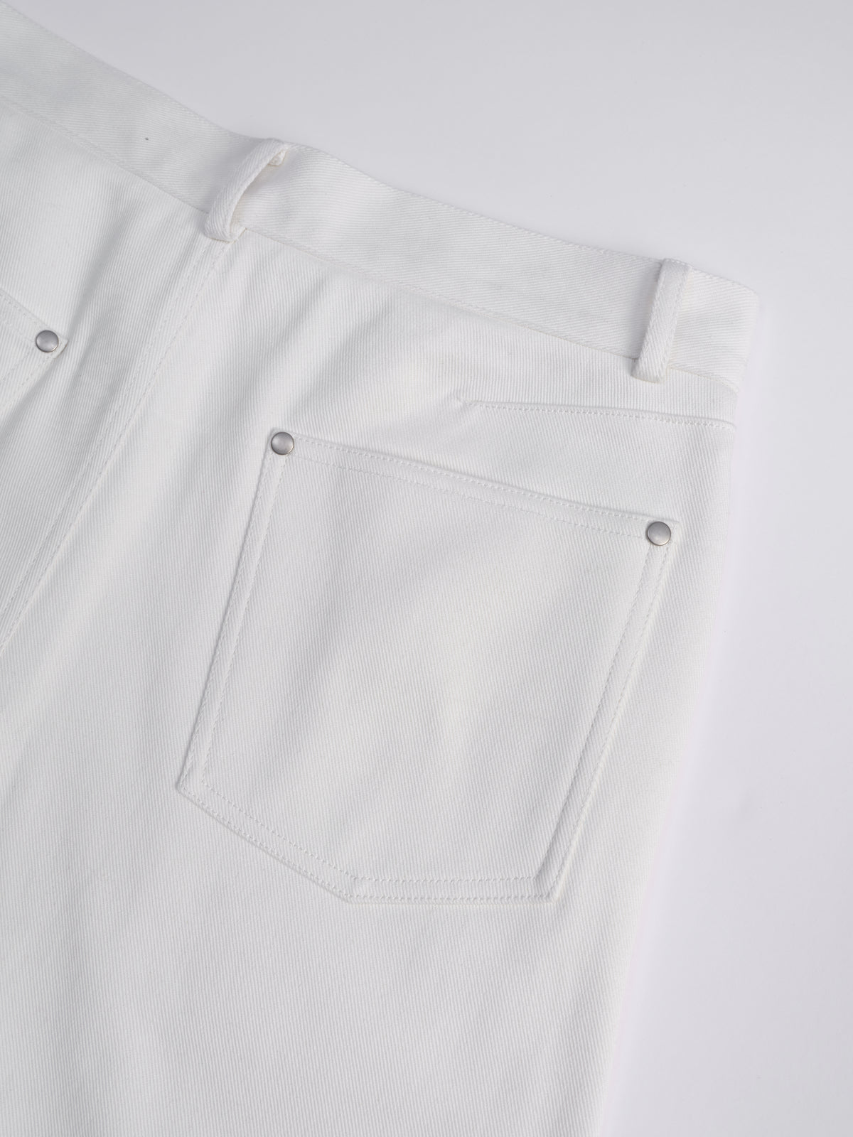 C08 DARTS Straight-Leg Quilted Jeans