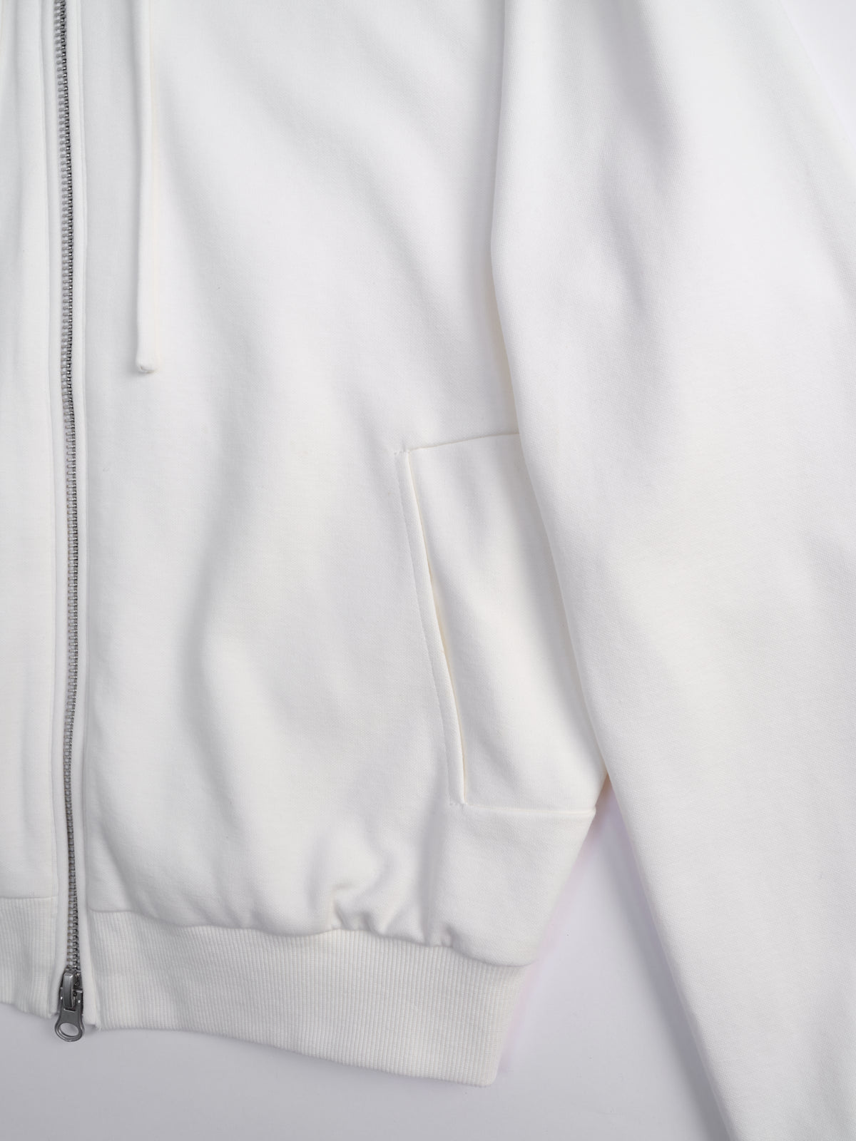 A03 FORM Regular Shoulder Slim Fit Cropped Hoodie